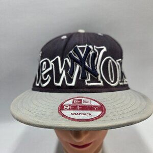 New Era New York Yankees 9FIFTY Snapback Hat MLB Unisex Raised Logo Lettering